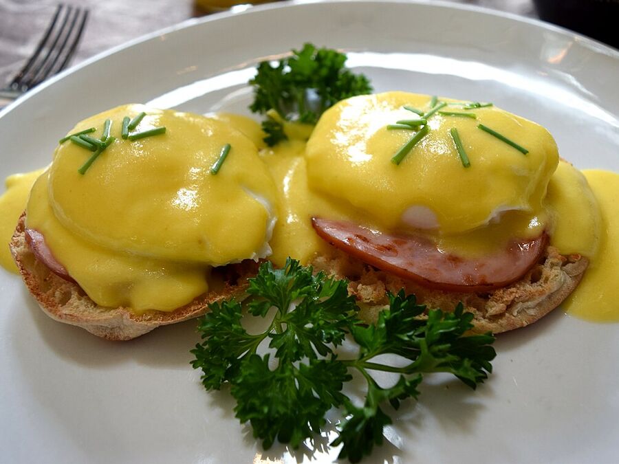 Huevos benedictinos